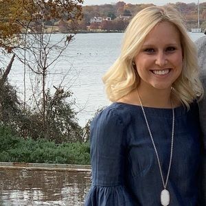 Meet your Posher, Caitlin